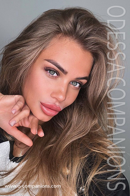 ARINA, 20 YEARS
www.o-companions.com