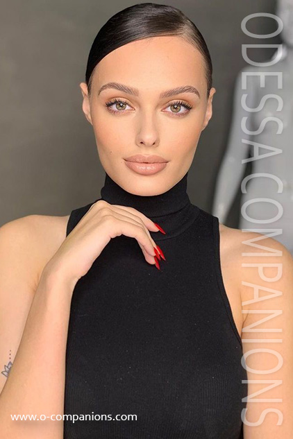 fania, 22 YEARS
www.o-companions.com