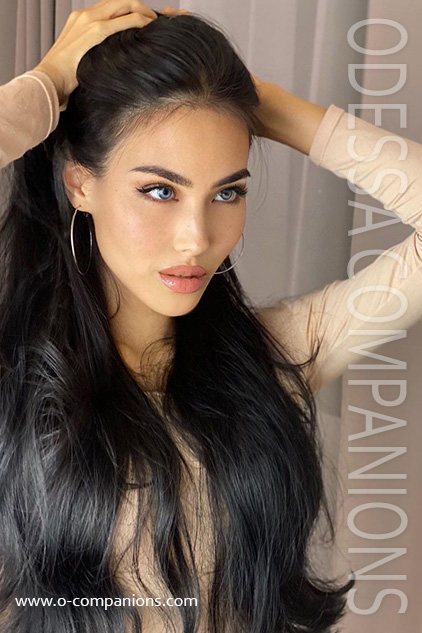 Inga, 22 YEARS
www.o-companions.com