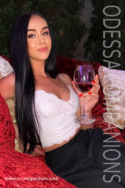 karolina, 21 Years
www.o-companions.com