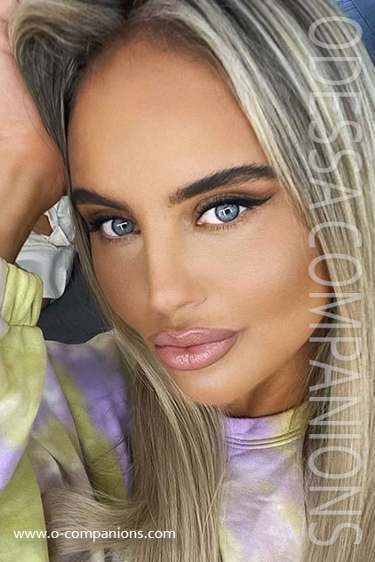 LILIA, 25 YEARS
www.o-companions.com