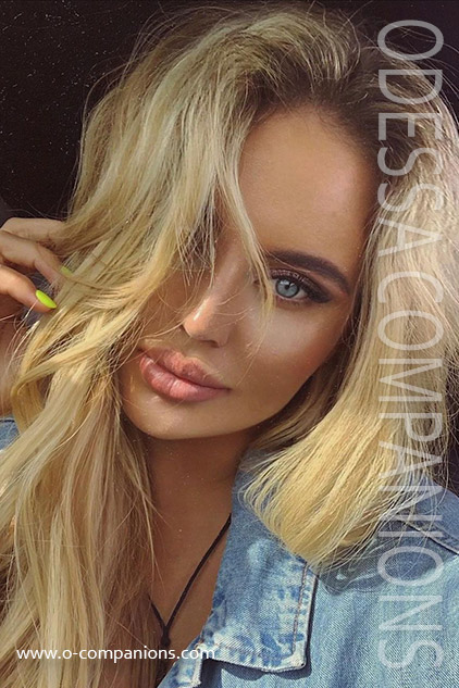 LILIA, 25 YEARS
www.o-companions.com