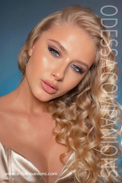 marina, 22 YEARS
www.o-companions.com