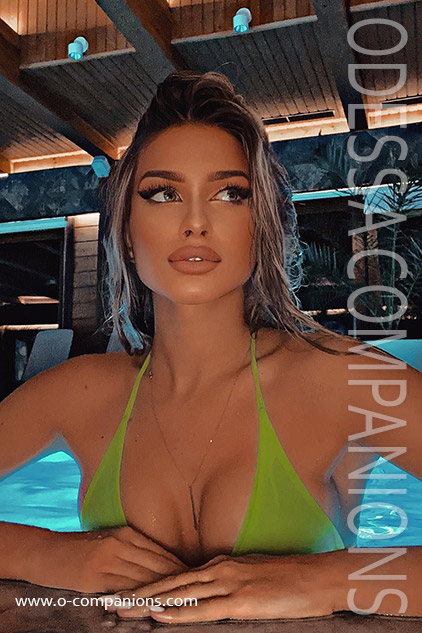 meriel, 25 YEARS
www.o-companions.com